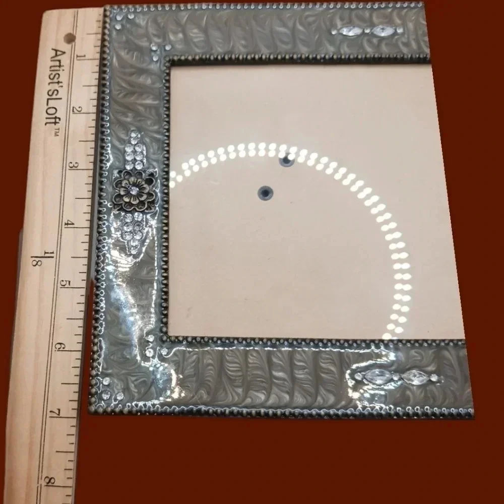 Picture frame with rhinestone